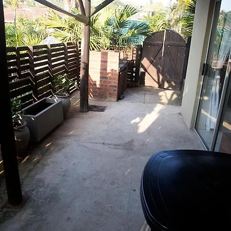 Ansteys Beach Self Catering Apartments Durban Exterior foto