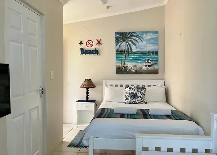 Ansteys Beach Self Catering Apartments