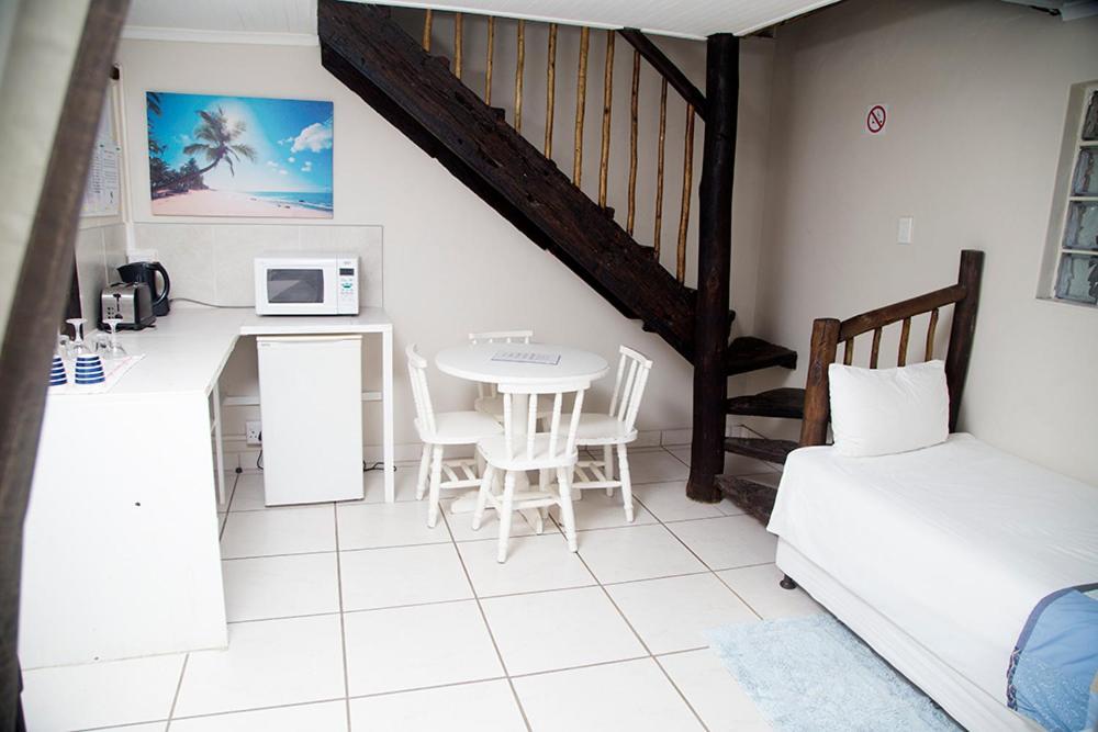 Ansteys Self Catering Apartamento